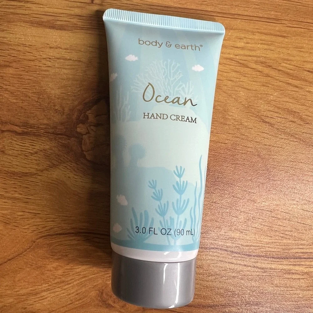 Body & Earth Ocean Scented 4-Piece Bath Body Spa Set‎ Travel NEW